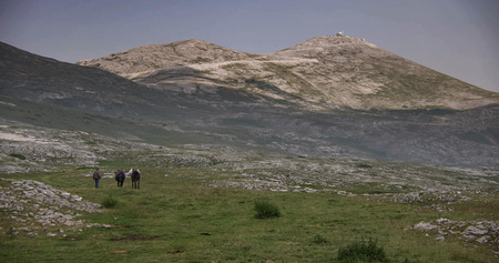 Gora se ne bo premaknila (4)